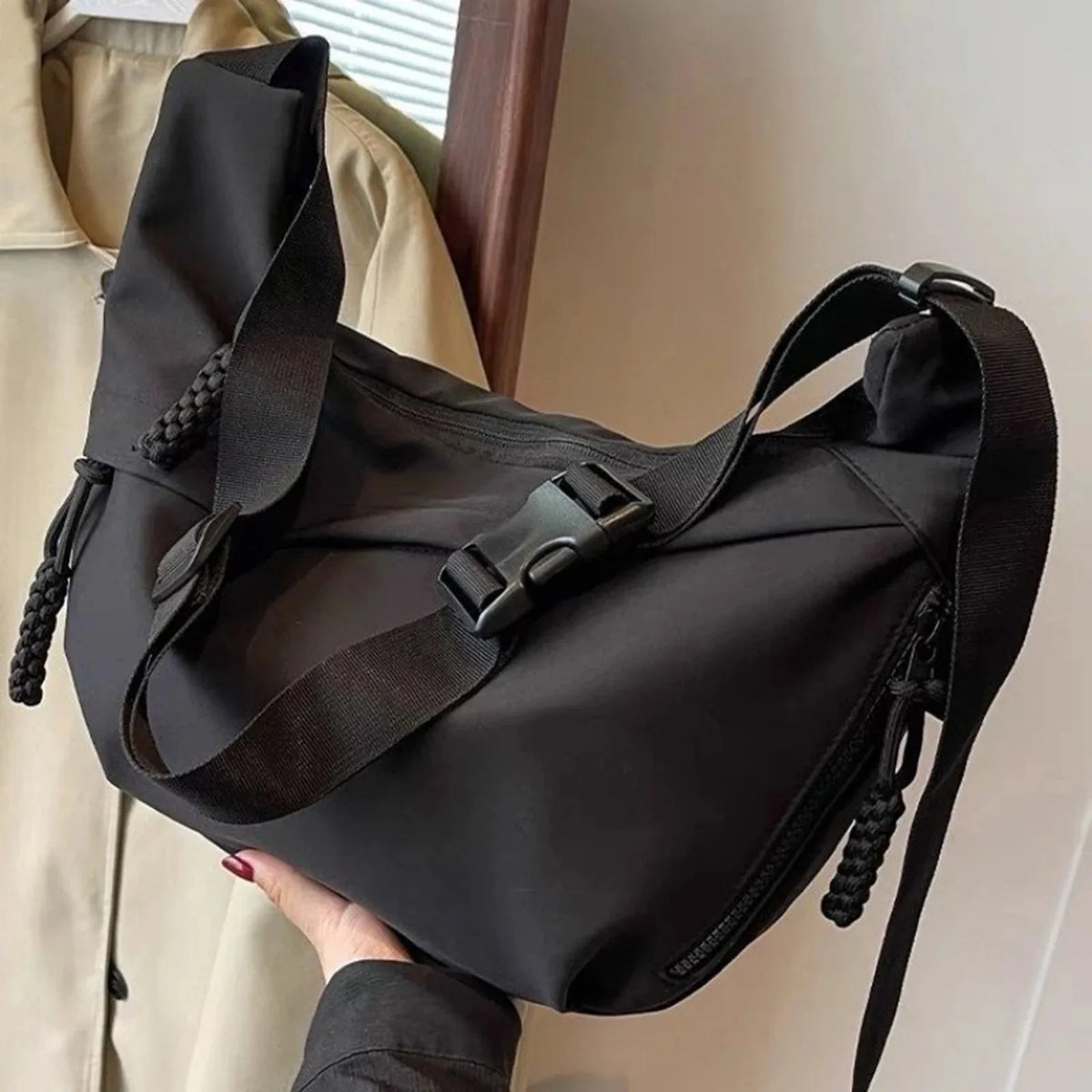 MetroFlex Shoulder Tote